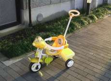 三輪車デビュー。