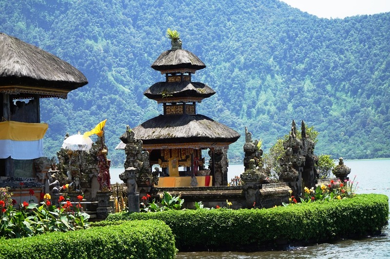 リンガ・ペタック寺院 奥の社 Pura Ulun Danu Bratan リンガ・ペタック寺院 奥の社 Pura Ulun Danu Bratan