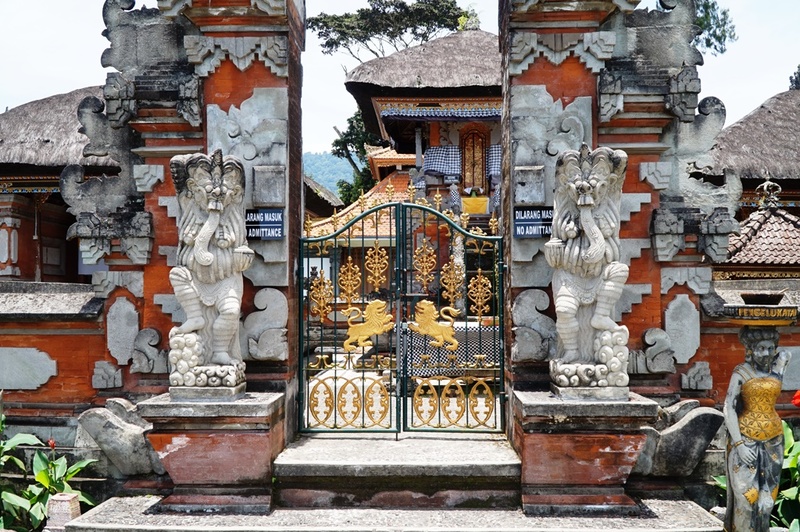 死者の寺院 Pura Ulun Danu Bratan 死者の寺院 Pura Ulun Danu Bratan