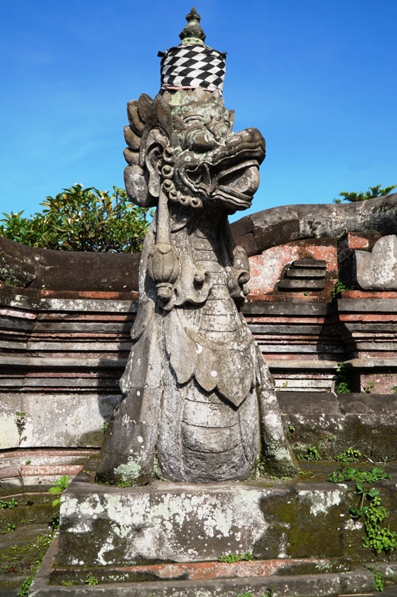 龍神像 Pura Taman Sari 龍神像 Pura Taman Sari