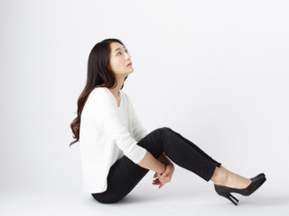 img_考える女性の写真.png