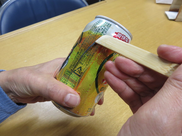 空缶風車工房長坂 空缶の加工