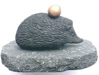 ハリネズミとりんご