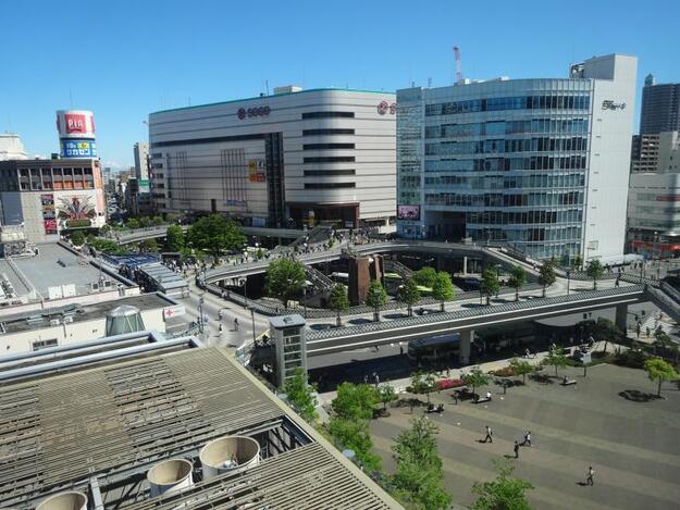 川口駅前の様子
