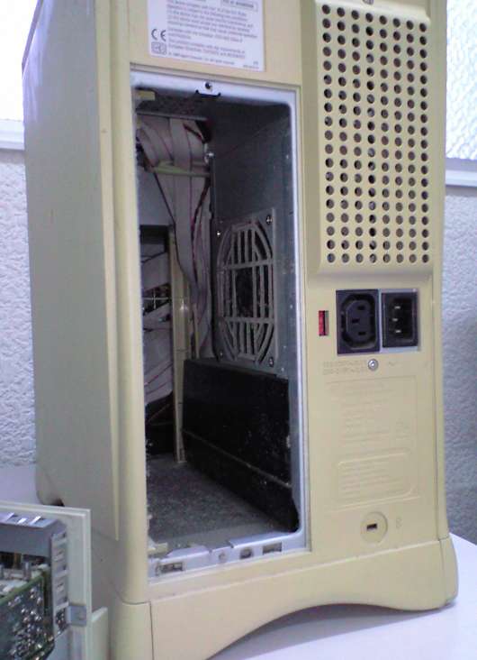 Macデスクトップ Macintosh Performa 6410 Macintosh Performa 6410 現状品 OLD MAC 内蔵HDを交換 Performa