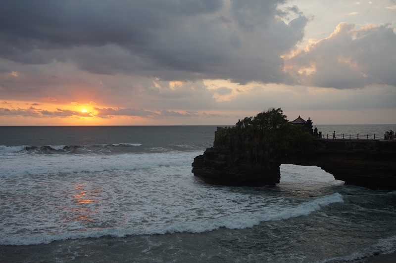 Title:sunset energy（バリ島抽象画家）