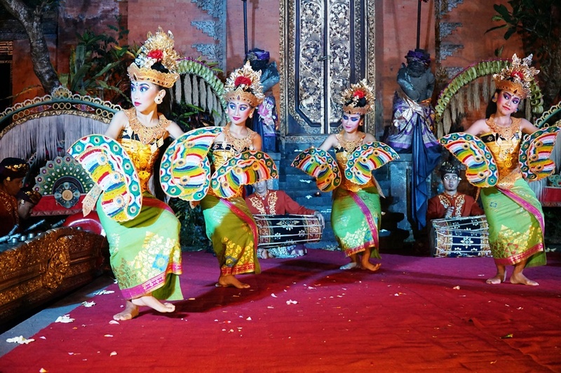 バリ舞踊、ウブド宮殿／バリ島旅行記～神々の島