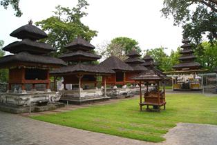 サケナン寺院