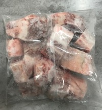 日港羊排肉切塊/骨付きラムシャンク800g　冷凍品
