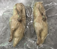 塩水鴨半只/塩茹でダック半切　　冷蔵品