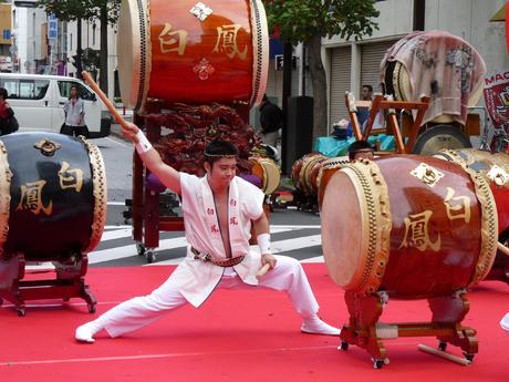 和太鼓白鳳のオフィシャルホームページ 千葉の親子三代夏祭り 太鼓の競演 千葉踊り