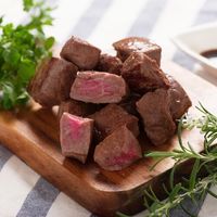 国産黒毛和牛サイコロステーキ （モモ）300g