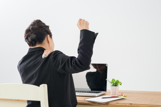 stiff-shoulders.jpg